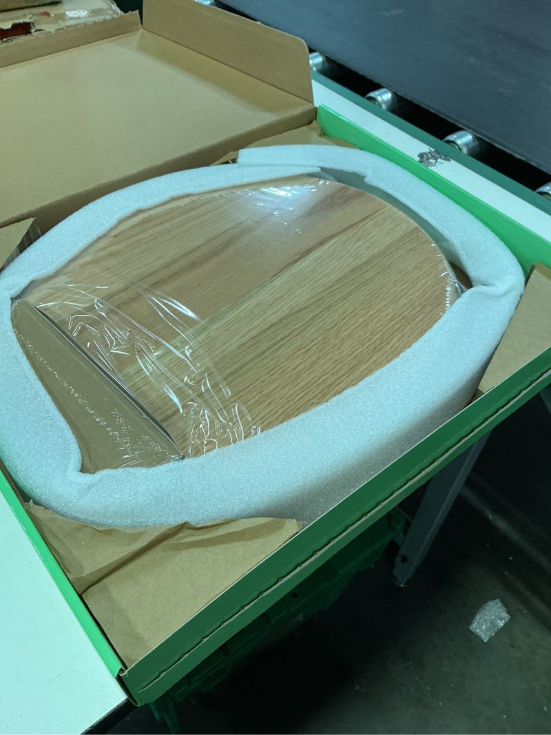 Condition photo showing New/Like New for toilet seat, oak wood, solid wood, high gloss finish, piklids (round)