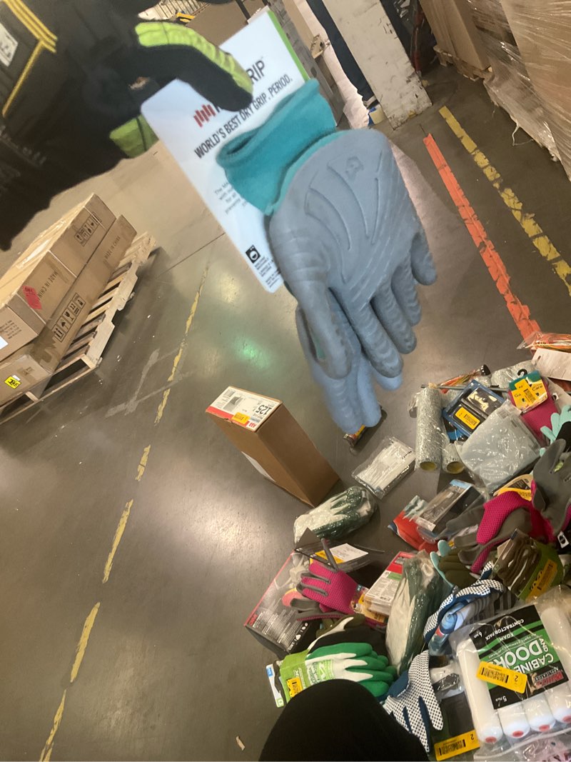 Condition photo showing As Is for pair of gloves