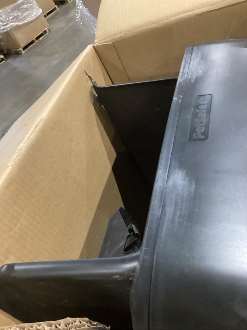 Condition photo showing As Is for PetSafe ScoopFree Crystal Pro Self-Cleaning Cat Litter Box System – Enclosed Front-Entry – Advanced Odor Control – Includes 1 Disposable Crystal Litter Tray – Black (ZAL00-18159) Black ScoopFree Pro