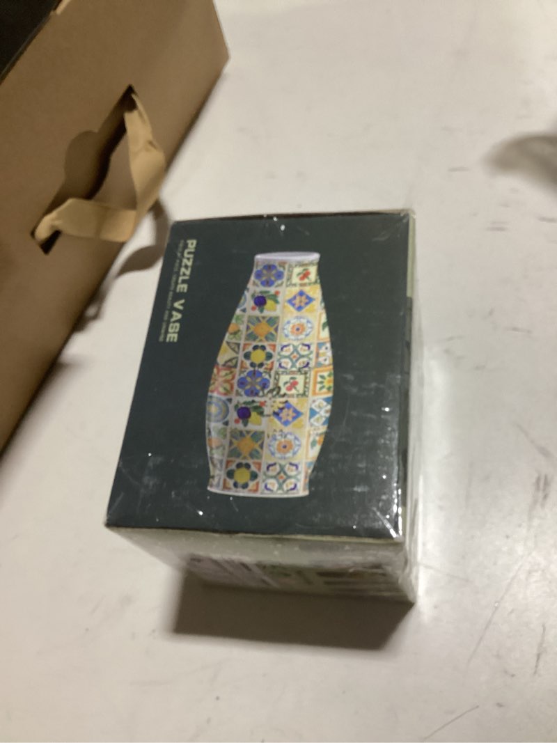 Condition photo showing Good Condition for mylarren 3d puzzle vase for adults & kids, 152 pcs 3d puzzle planter vases for flowers, arts and crafts for kids 4-6, adults, girls, cute unique flower vases with night light(butterfly) butterfly lamp vase