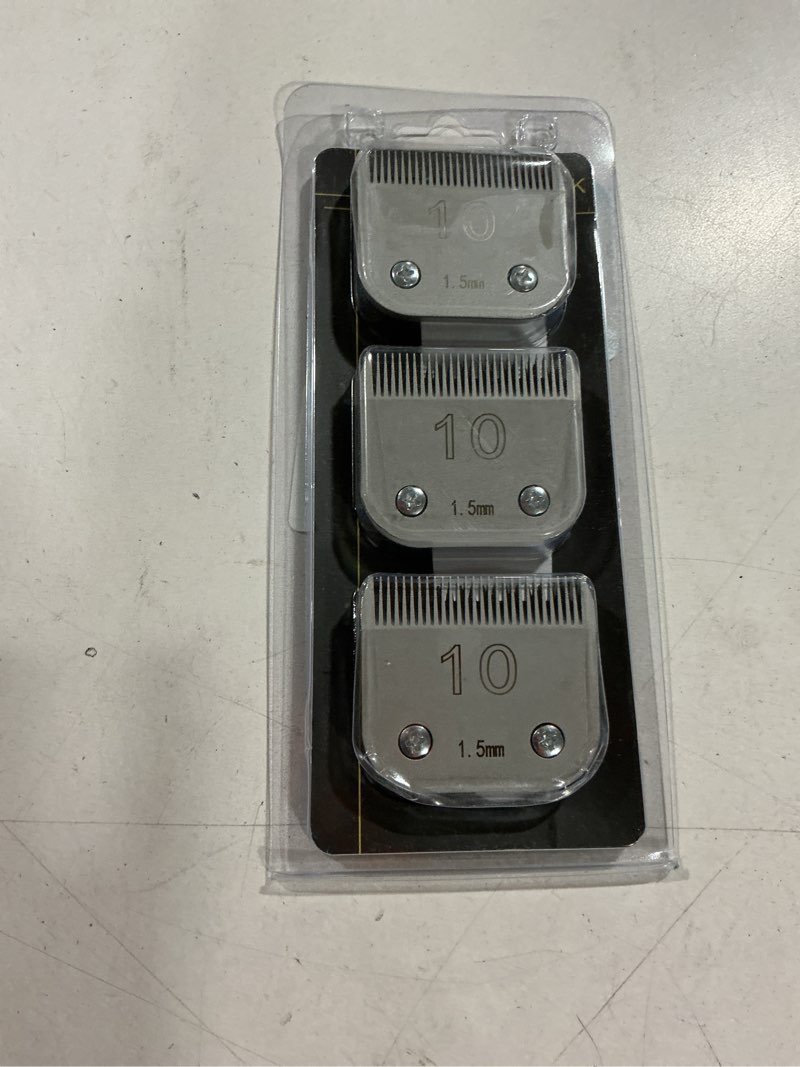 Condition photo showing Good Condition for 3 pack 10# removable dog grooming blades, made of carbonized steel, suitable for andis/oster a5/wahl km series, cutting length 1/16" (1.5 mm) 1.5mm