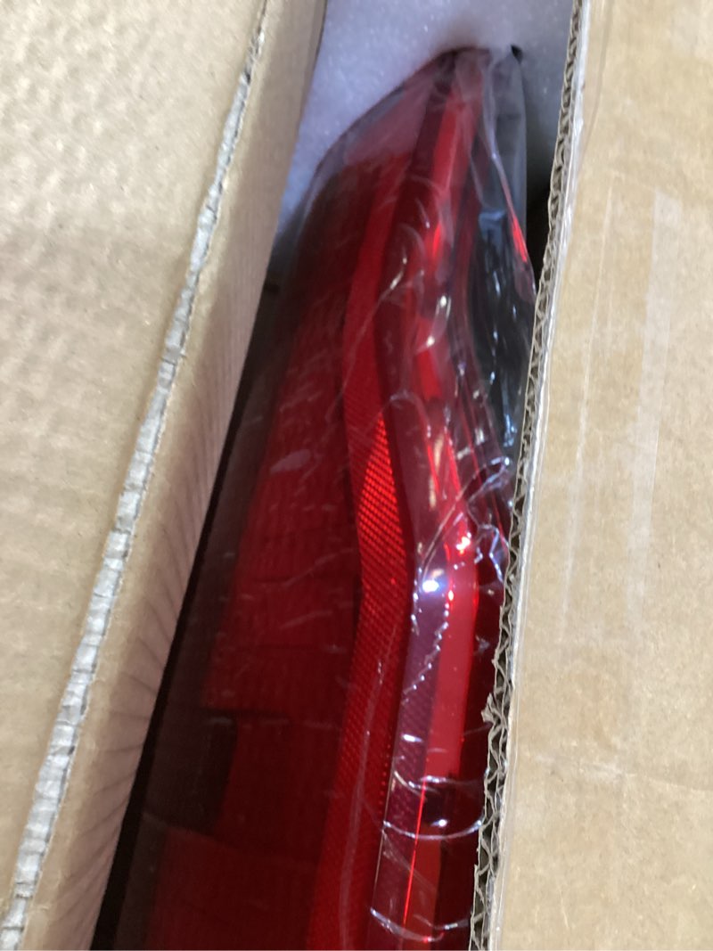 Condition photo showing Good Condition for right passenger side rear tail light assembly compatible with 2017-2019 ford f-250 f-350 super duty tail light rear brake lamps replacement taillights (w/o blind spot) (w/o led) halogen type without blind spot right passenger side