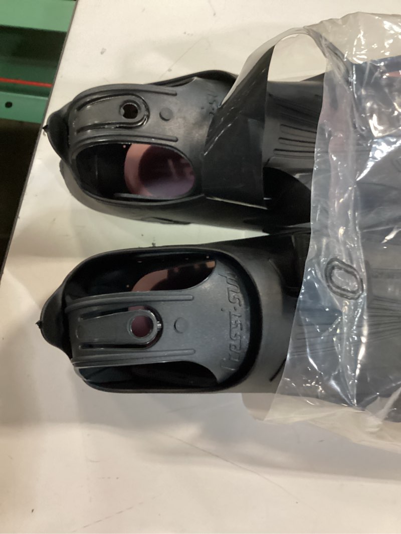 Condition photo showing Good Condition for cressi adult snorkeling fins with self-adjustable comfortable full foot pocket | perfect for traveling | agua: made in italy (pink, us man 7/8 | us lady 8/9 | eu 39/40)