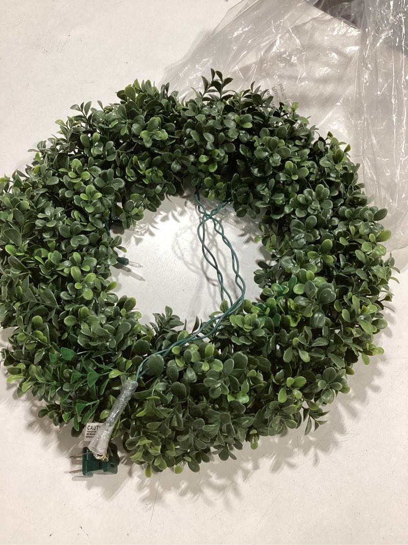 Condition photo showing Good Condition for untested 15in pre-lit artificial wreath with lights