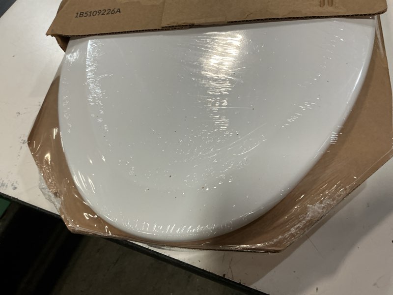 Condition photo showing Good Condition for bemis 1500ec 390 lift-off wood elongated toilet seat, cotton white (pack of 1) elongated basic