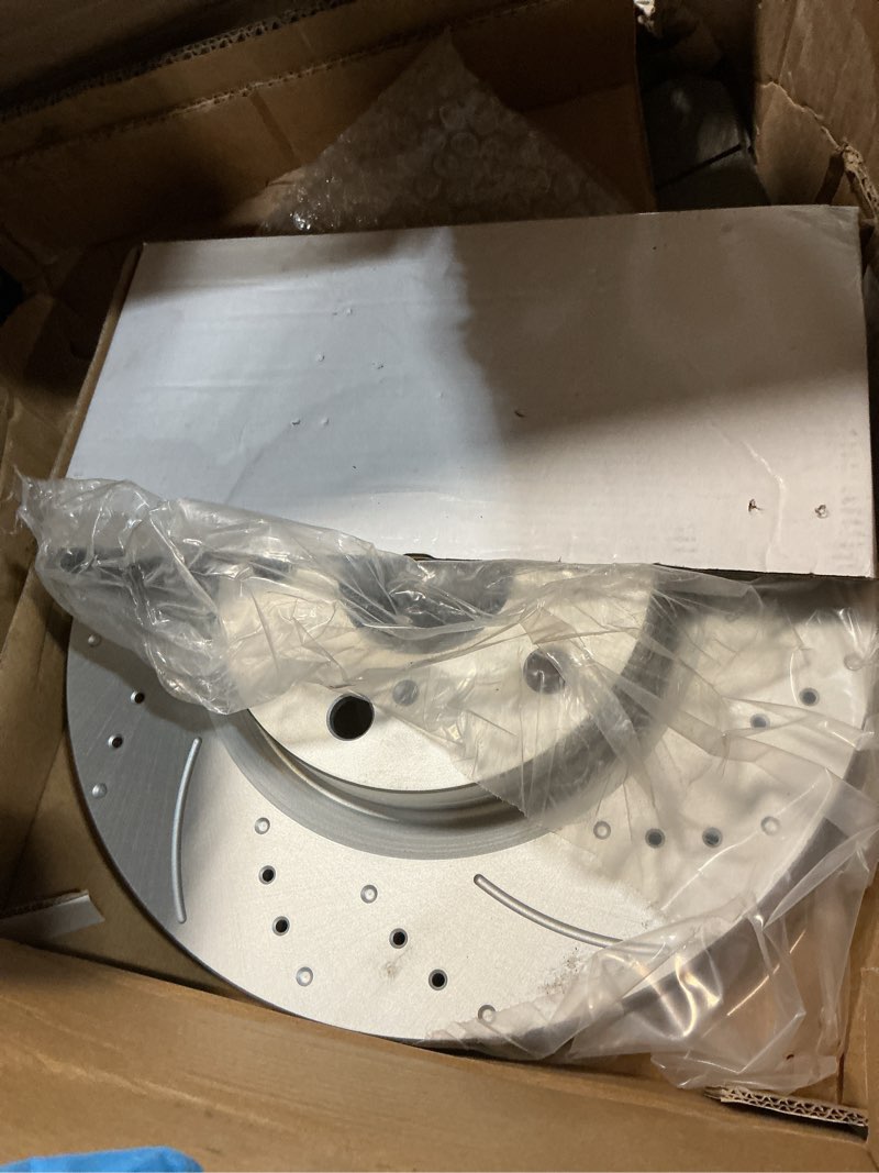 Condition photo showing Good Condition for MOTOREVO Front Geomet Brake Rotors Kit Compatible with RAV4 [2006-2018, 296mm11.7in] [2006-2012 ONLY Third Row Seating, NOT 2 Row] [2013-2018 Except LE] Replacement Discs and Ceramic Brake Pads Front 2006-2018 3rd Row Seat, 13-18 exc LE, 11.7in Front