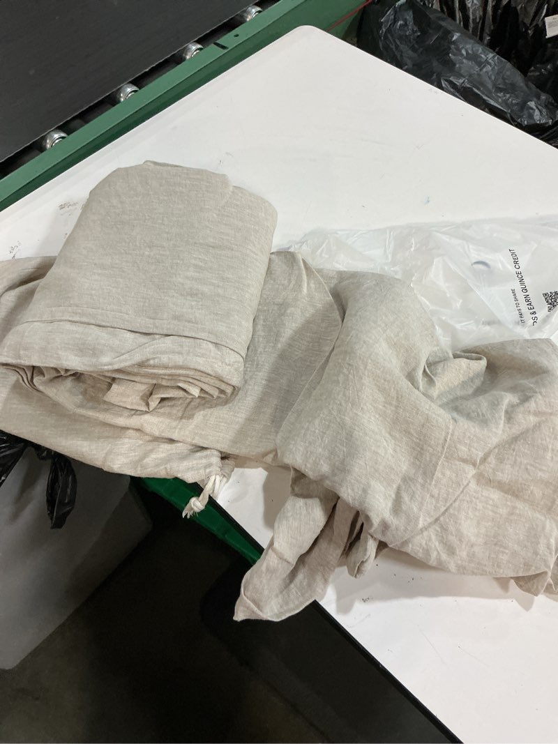 Condition photo showing Good Condition for quince european linen duvet cover set of 3 natural chambray full/queen 