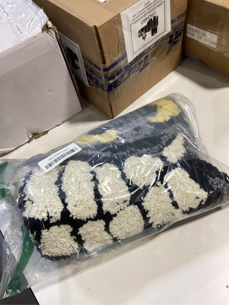 HYPEECE Angry 8 Ball Area Rug, 24"x24" Modern Black Round Rug for Bedroom, High-Pile Flocking Soft A