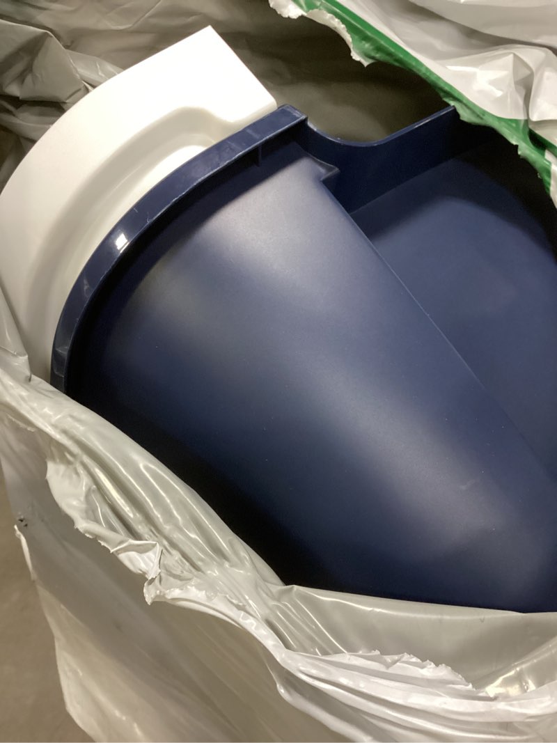 Condition photo showing Good Condition for IRIS USA Cat Litter Box, Large Enclosure with Front Door Flap and Scoop, Covered Box with Handle and Buckles for Portability and Privacy, Navy/White