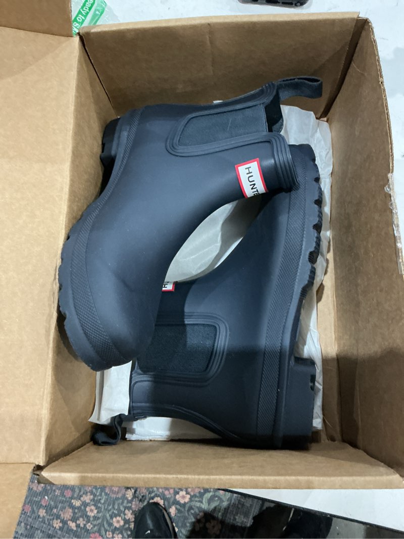 Condition photo showing Good Condition for hunter women's original chelsea ankle rain boots ~ navy