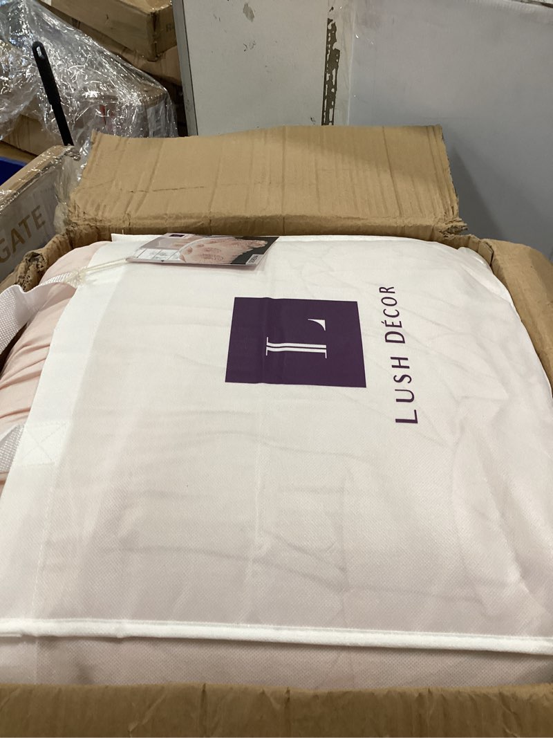 https://lotting-media.assets.bidfta.com/lotting_5e736c30-5919-407b-9394-10521fa5b5fc