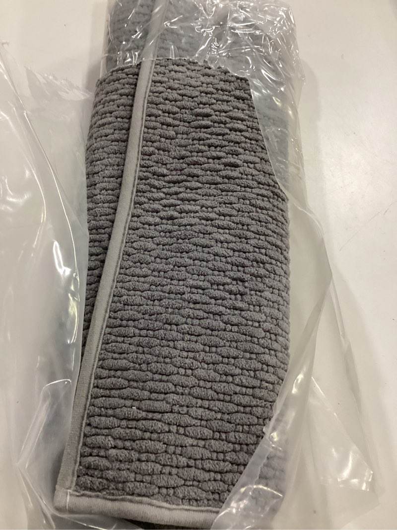 Condition photo showing New/Like New for LEKEEPGO Door Mat 17\"x29\", Non Slip Door Mat Indoor Entrance, Rubber Backing Front Indoor Door mats Washable Absorbent Low-Profile Entryway Entry Resist Dirt Inside Door Mats, Light Grey 1'5\" x 2'5\" (Rectangular) Light Grey(Similar no same)