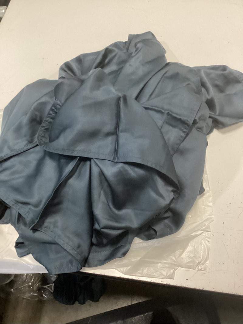 Condition photo showing As Is for quince luxury organic sateen duvet cover set king 