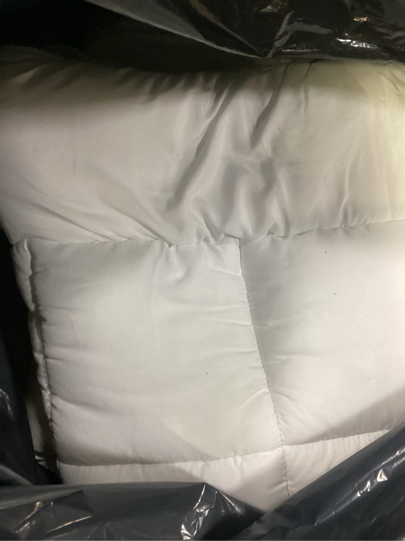 Condition photo showing As Is for niagara sleep solution ultra soft twin xl size mattress topper - rayon derived from bamboo pillow top mattress pad for back pain relief - naturally cooling for hot sleepers, green twin xl 1 green