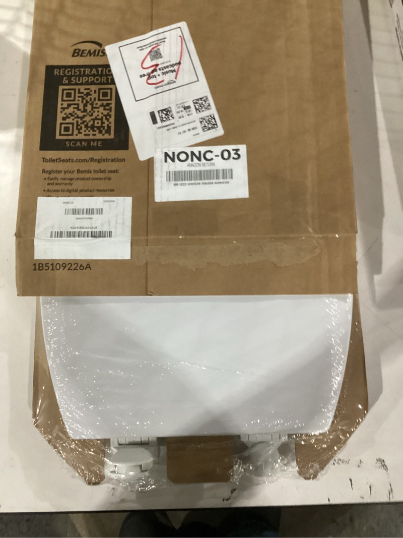 Condition photo showing New/Like New for bemis 1500ec 390 lift-off wood elongated toilet seat, cotton white (pack of 1)