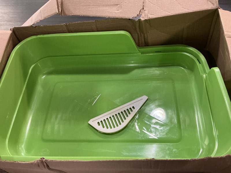 Condition photo showing Good Condition for extra large cat litter box with high sides,cats boxes for indoor cats,cat litter pan for kitty,litter box with low entry,easy to clean,anti-splashing,23.6" x15.7" x5.9" (green)
