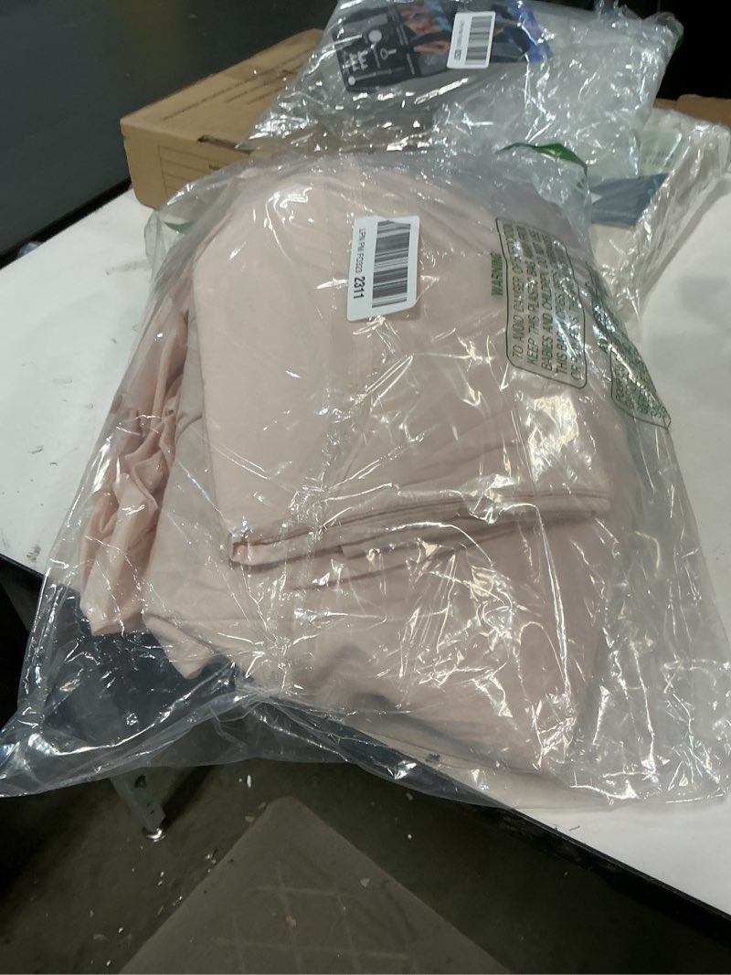 Condition photo showing Good Condition for Amazon Basics 100% Organic Cotton Kids' Sheet Set with Pillowcase, Full, Pale Pink Pale Pink Full