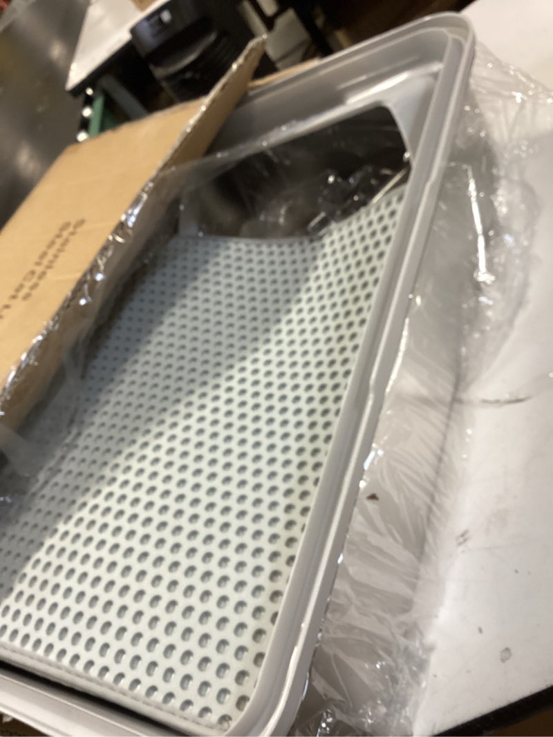 Condition photo showing Good Condition for stainless steel litter box | xl enclosed cat litter boxes with lid for big cats | high sided, anti-urine leakage | non-stick bottom & includes litter mat & metal scoop