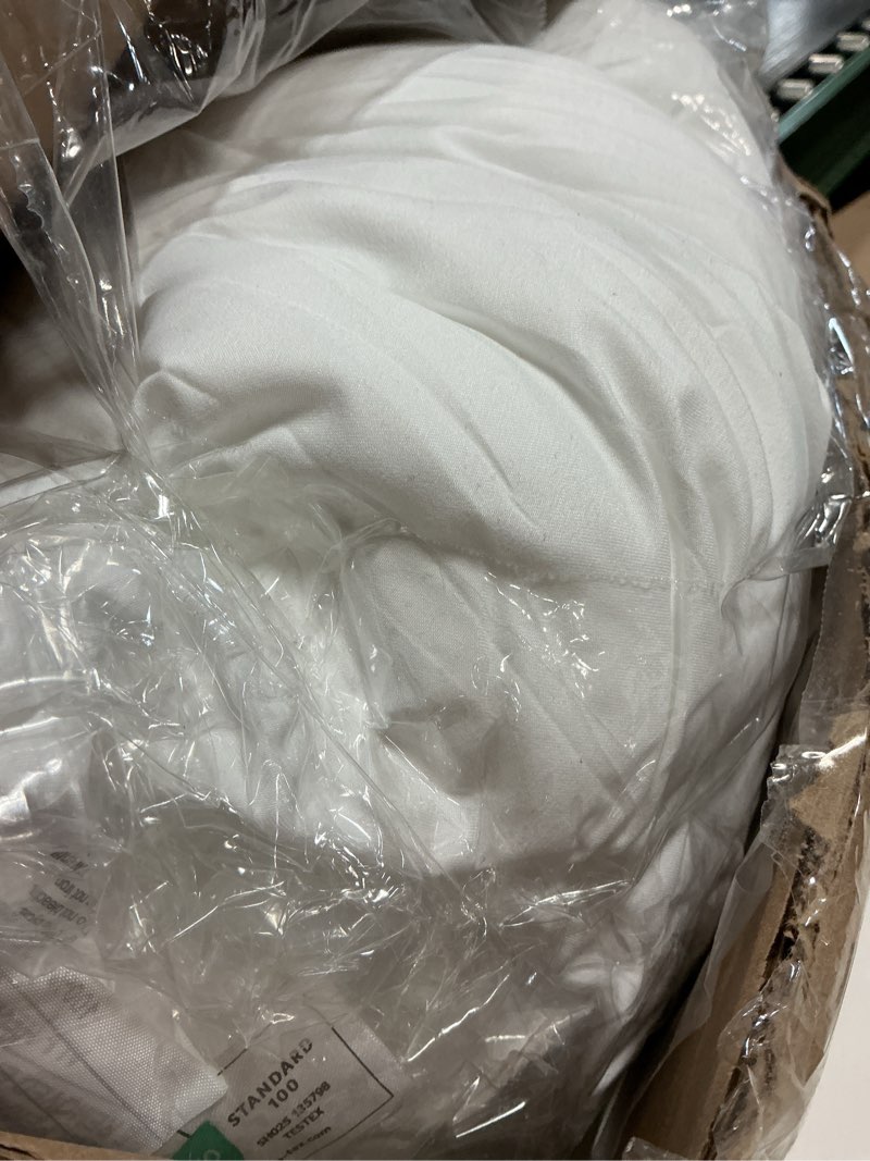 Condition photo showing Good Condition for puredown® 24x24 Pillow Inserts, 2 Pack Fluffy Soft Throw Pillow Inserts Filled with Plump Stuffer, Square Decorative Pillows for Couch, Sofa, Bed and Home Decor 24x24 Inch 2