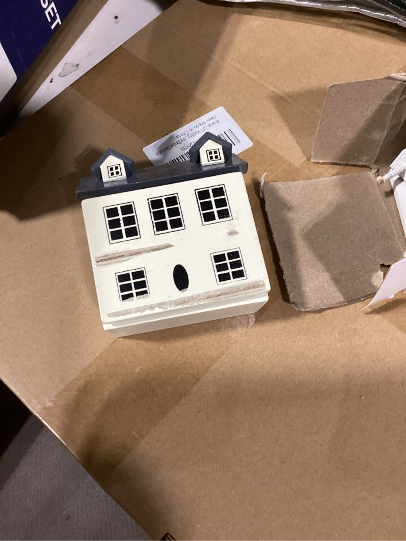 Condition photo showing As Is for toyvian mini diy model wooden dollhouse kit christmas village houses toy house house kit 3d miniature dollhouse kit