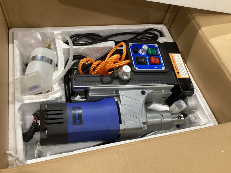 Condition photo showing As Is for zelcan mag drill press with 6 drill bits, 1550w portable magnetic press with 2" boring diameter, 0-580 rpm stepless speed & reversible direction, 2922 lbf power magnetic update 1550w/2" with 6 drill bits