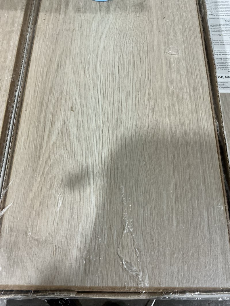 Condition photo showing Good Condition for possibly used stonebridge oak 14mm t x 8 in. w waterproof laminate wood flooring(13.28 sq. ft./case) 32 each