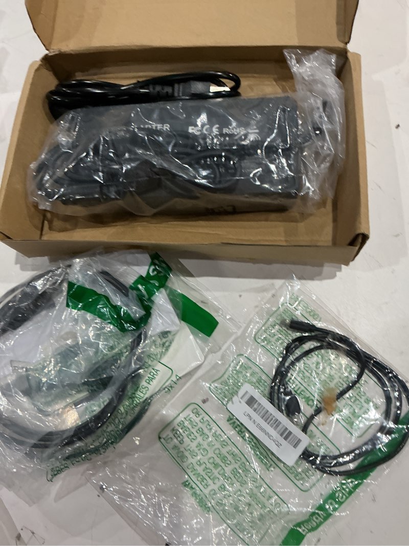 assorted lot of electronics (headphones, small gadgets, headsets, etc..
