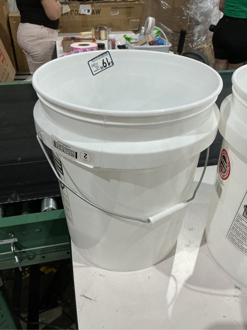Condition photo showing New/Like New for united solutions 5-gallon bpa-free food-grade plastic general bucket