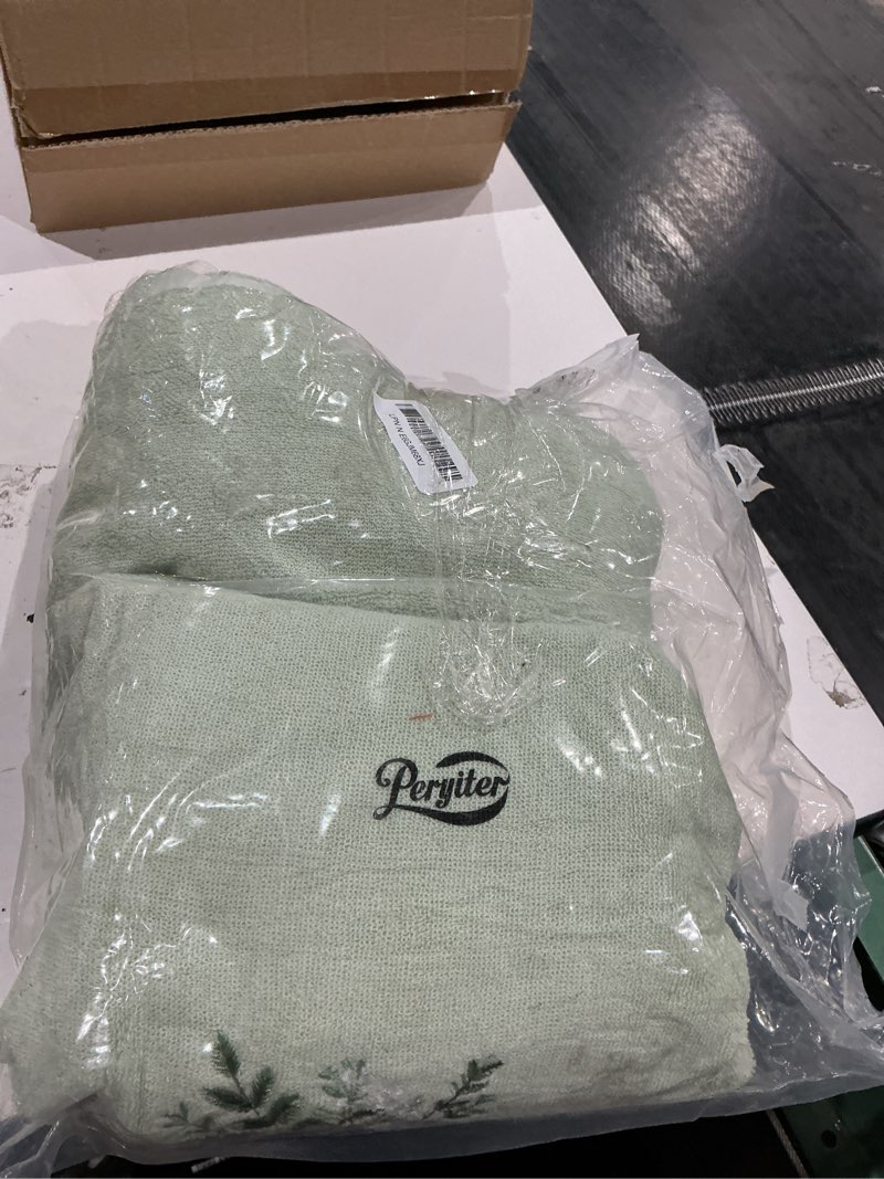 Condition photo showing Good Condition for peryiter 6 pack cotton eucalyptus bath towels set sage green eucalyptus leaf towels for bathroom, soft and absorbent, contains 2 bath cloth, 2 hand cloth and 2 washcloths