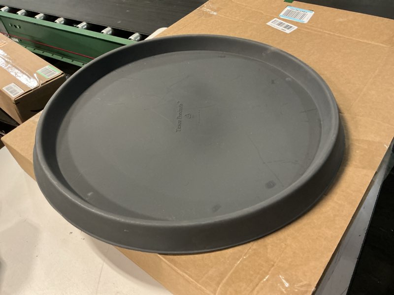 Condition photo showing Good Condition for tusco products round saucer planter tray, 22-inch, slate slate 22"