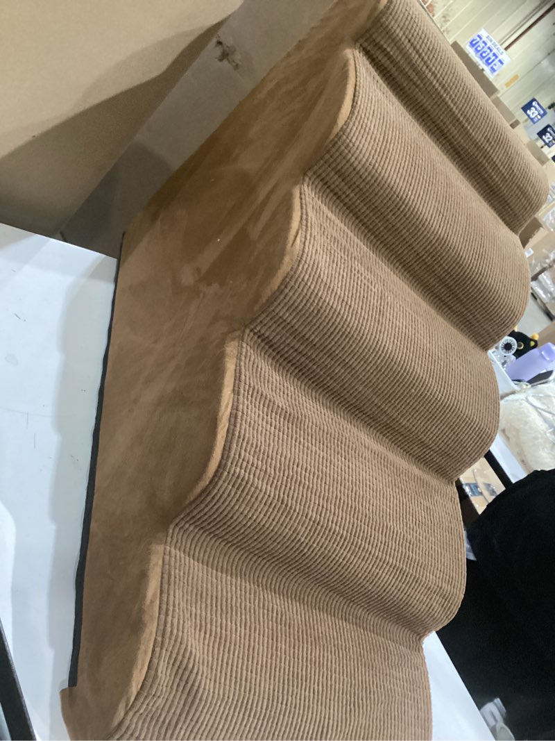 Condition photo showing Good Condition for aodisman 5-step dog stairs and ramp for high bed,non-slip sturdy pet steps for small dogs and cats,22.2" h,brown brown 5 standard 5-step 22.2"h