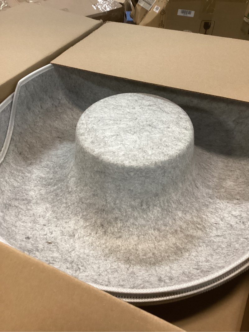 Condition photo showing Good Condition for Cattasaurus Peekaboo Cat Cave Donut for Multiple & Large Cats up to 30-45 lbs, 3-in-1 Self Warming Cat Bed, Tunnel & Scratcher for Indoor Cats, Washable & Detachable Small Dog Bed (Light Gray, Large)