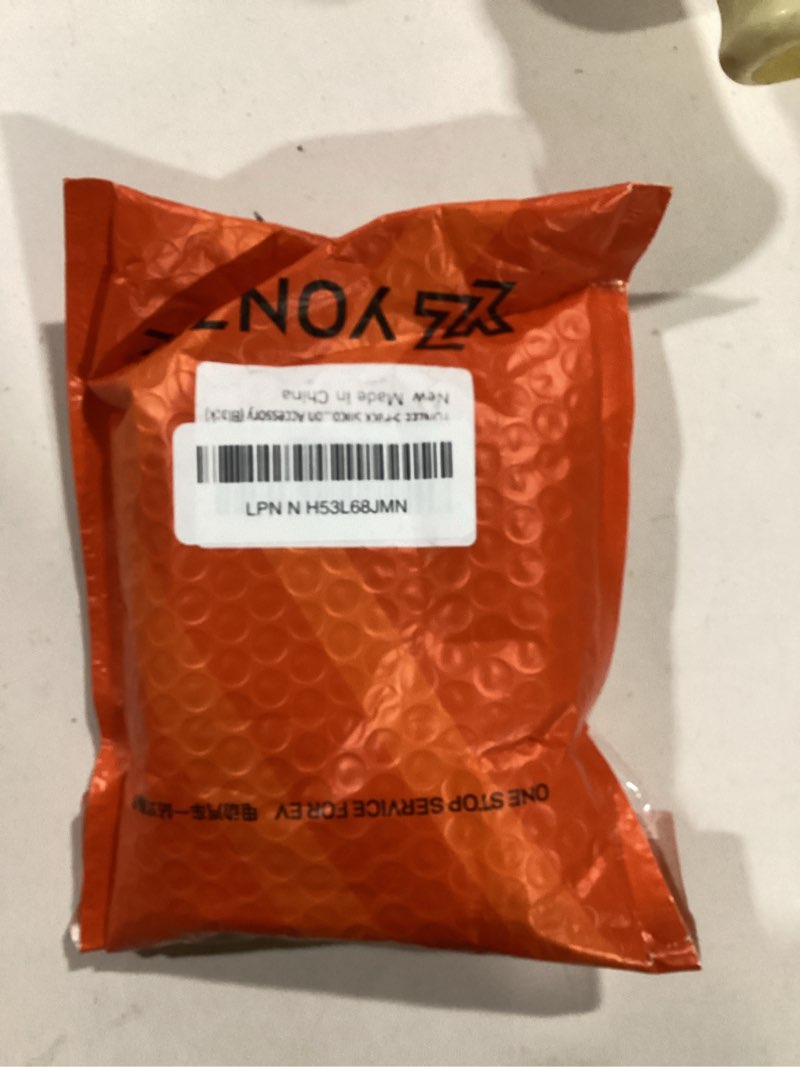 YONZEE 5-Pack Silicone Seat Belt Buckle Covers – Anti-Scratch, Noise Reduction & Buckle Protection –