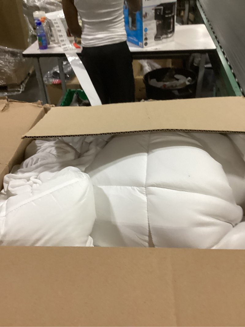 Condition photo showing Good Condition for serta memory flex soft mattress topper, 2" pillow top mattress pad, cushioning stain resistant mattress protector with 15" pocket for secure fit, machine washable, queen, white white queen