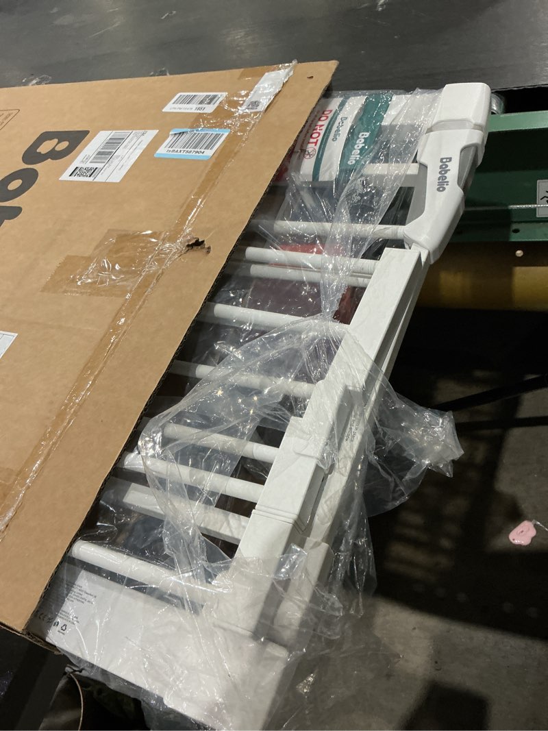 Condition photo showing Good Condition for babelio safety gate door fits for stairs, narrow and wide doorways with auto close, easy install, no drilling, pressure mounted for baby, child, pets, dog/puppy, 26''-40'', white white 30"tall 26"-40" wide