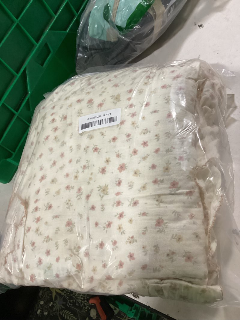 Condition photo showing New/Like New for vm vougemarket toddler kids muslin cotton duvet cover set twin,vintage floral comforter/quilt cover with romantic ruffles,comfy,breathable & lightweight bedding set twin gauze - flower 1