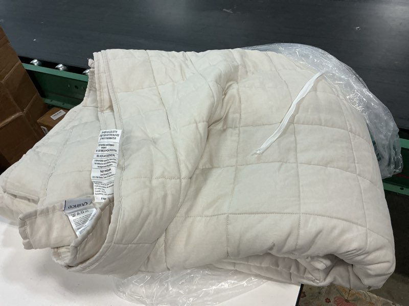 Condition photo showing Good Condition for 1 pcs european linen toddler quilt  size king color cream