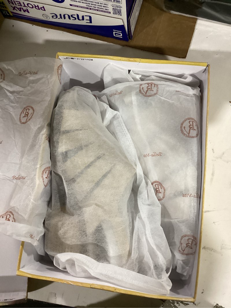 Condition photo showing Good Condition for Bella Vita womens Rhodes 9.5 X-Wide Bone