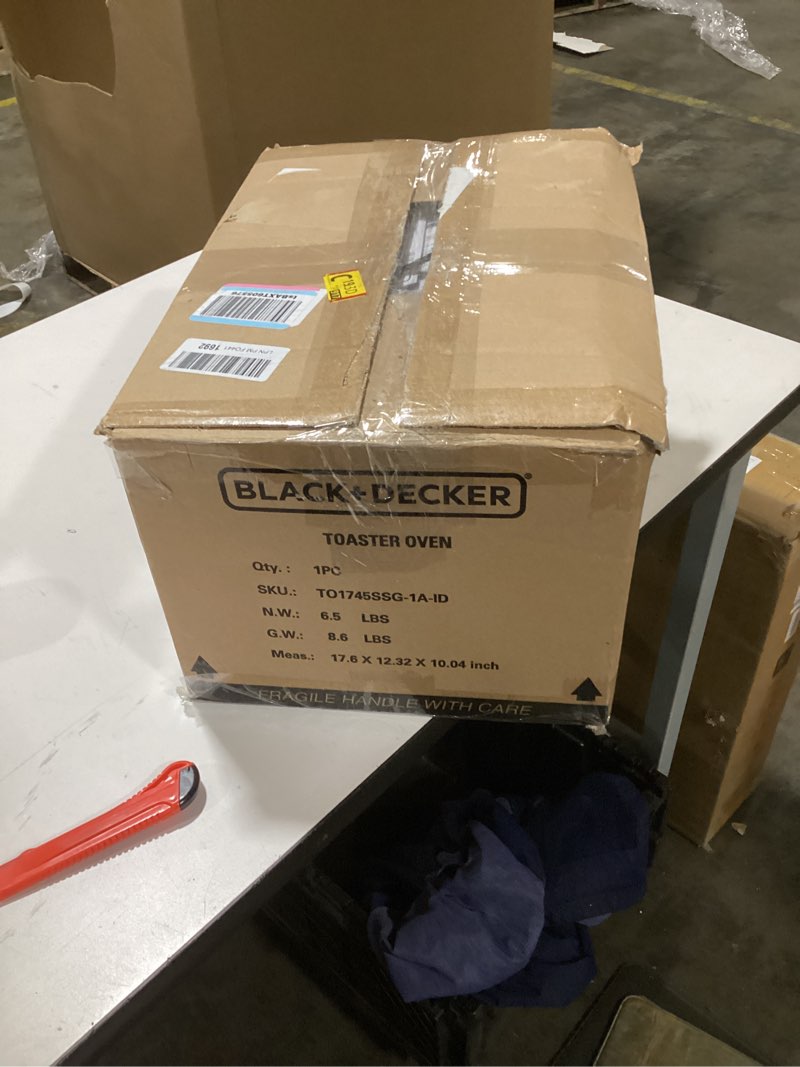 Condition photo showing Good Condition for BLACK+DECKER 4-Slice Toaster Oven with Natural Convection, Stainless Steel, TO1760SS (TO1760SST-1)