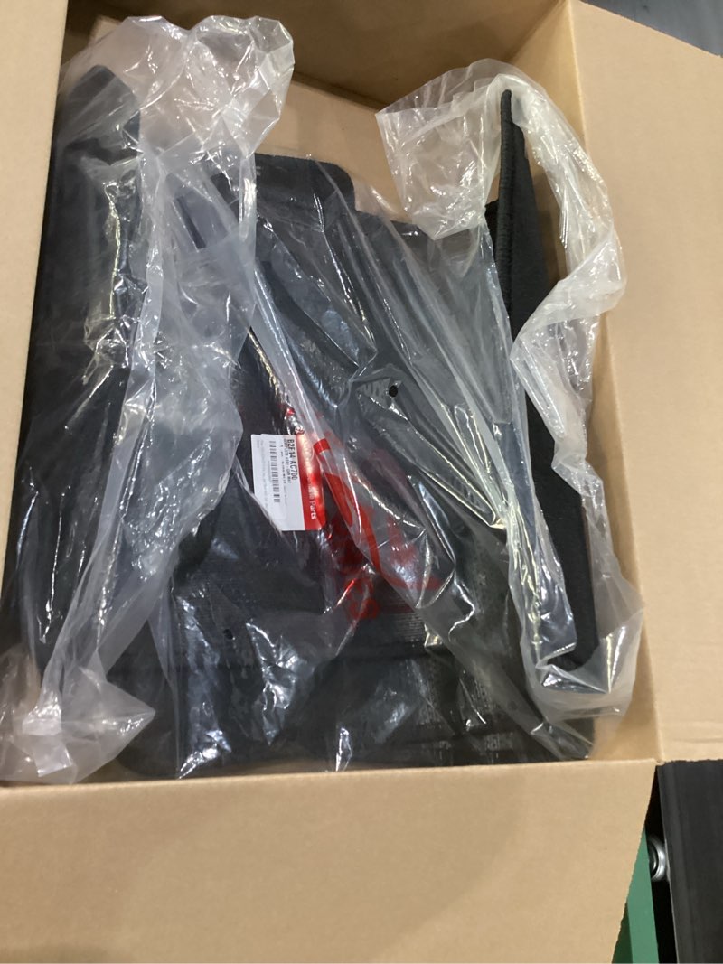 Condition photo showing New/Like New for New OEM 2014-2019 KIA Soul 4 PC Carpet Floor MAT Set - Black