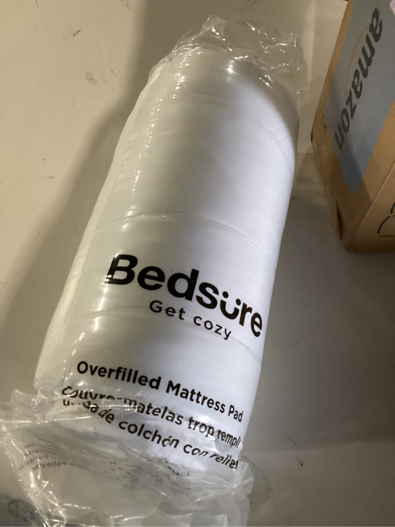Condition photo showing New/Like New for Bedsure Queen Mattress Pad - Quilted Fitted Mattress Topper Protector with 8-21 Inches Deep Pocket, Noiseless Breathable Bed Cover Padded, Machine Washable, White, 60x80 Inches White Queen