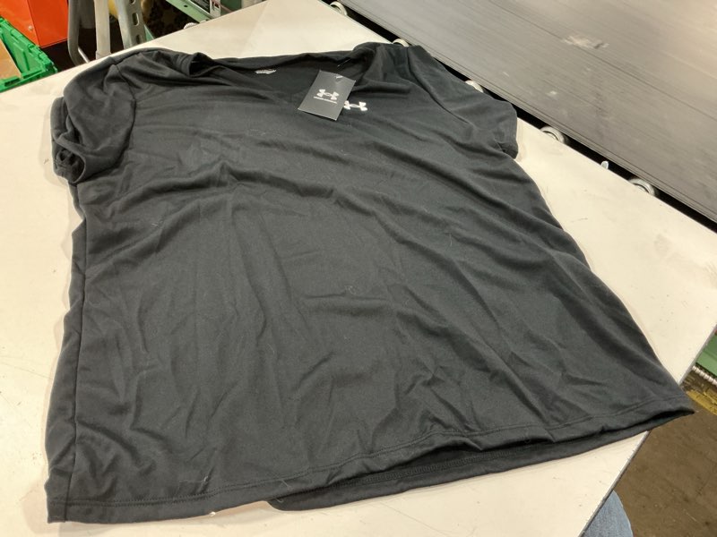 Condition photo showing New/Like New for under armour women's tech v-neck tee