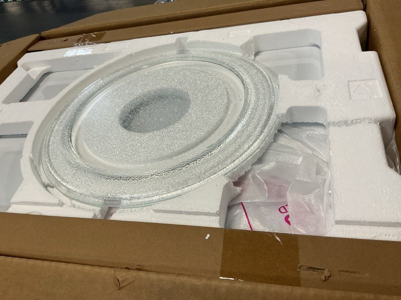 Condition photo showing Good Condition for ge® 1.4 cu. ft. countertop microwave oven 1.4 cu.ft. white
