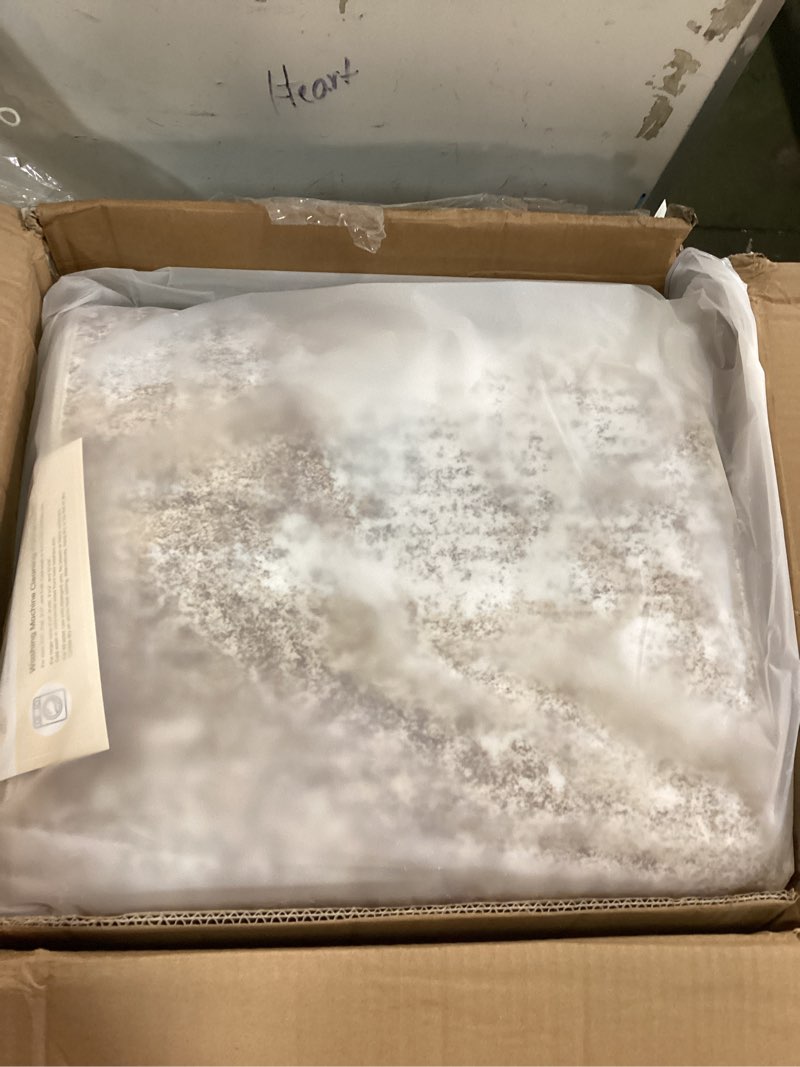 https://lotting-media.assets.bidfta.com/lotting_5f6e990f-6bae-4182-a3cb-f604dc512c9d