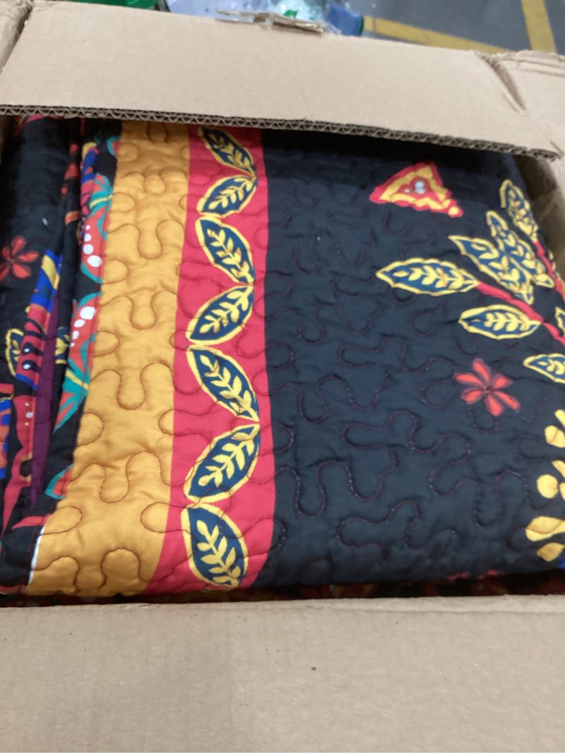 Condition photo showing As Is for greenland home fashions jessa vintage boho collection quilt set, 3-piece full/queen