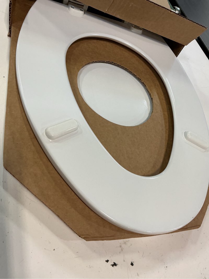 Condition photo showing Good Condition for bemis 1500ec 390 lift-off wood elongated toilet seat, cotton white (pack of 1) elongated basic