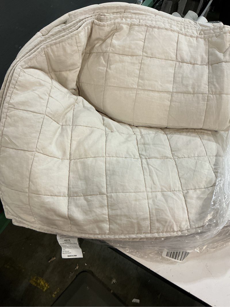 Condition photo showing Good Condition for bamboo box quilt set king 