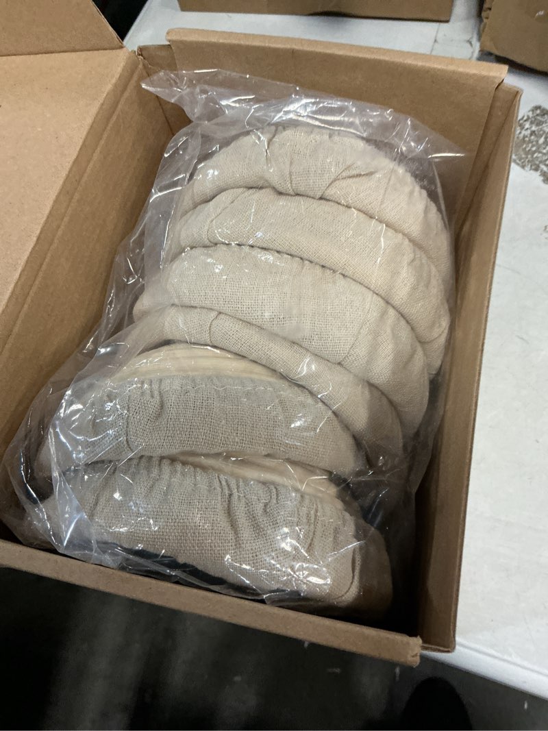 Condition photo showing New/Like New for doyolla mini bread dough proofing basket & liner (set of 6, 5 inch), sourdough bread bakery bowls for professional & home bakers