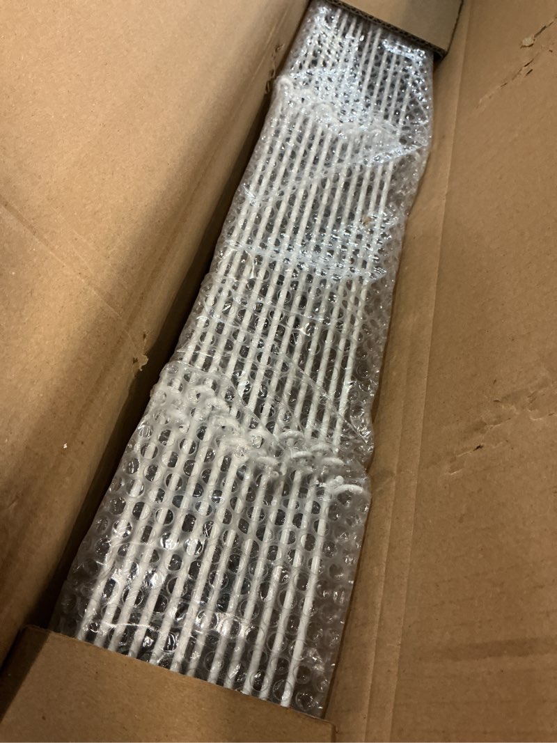 Condition photo showing Good Condition for amagabeli 25 panels 24in(h)×35ft(l) decorative garden fence no dig rustproof metal pre-linking fence panels garden edging border animal barrier fencing for flower beds yard patio outdoor decor white 24in(h) x 35ft(l) white