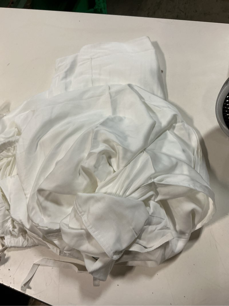 Condition photo showing Good Condition for bamboo duvet cover set, king/cal king, white